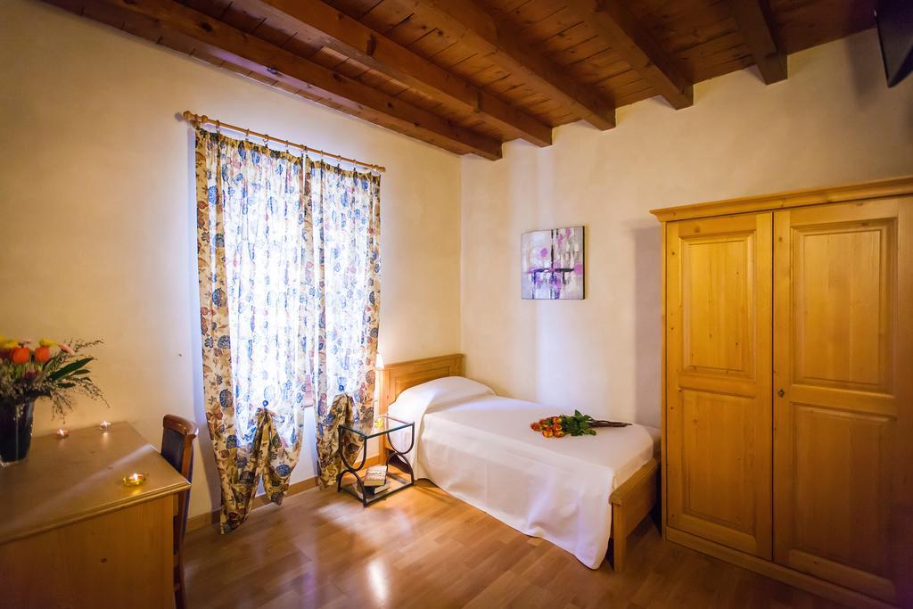 Hotel Alla Corte Dei Bicchi Cavriana Chambre photo